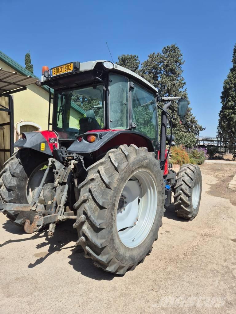 Massey Ferguson 5713 Traktorid