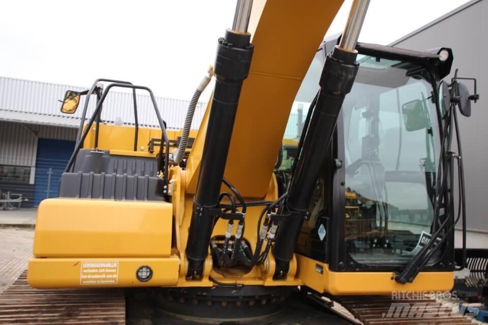 CAT 326-07 Roomikekskavaatorid