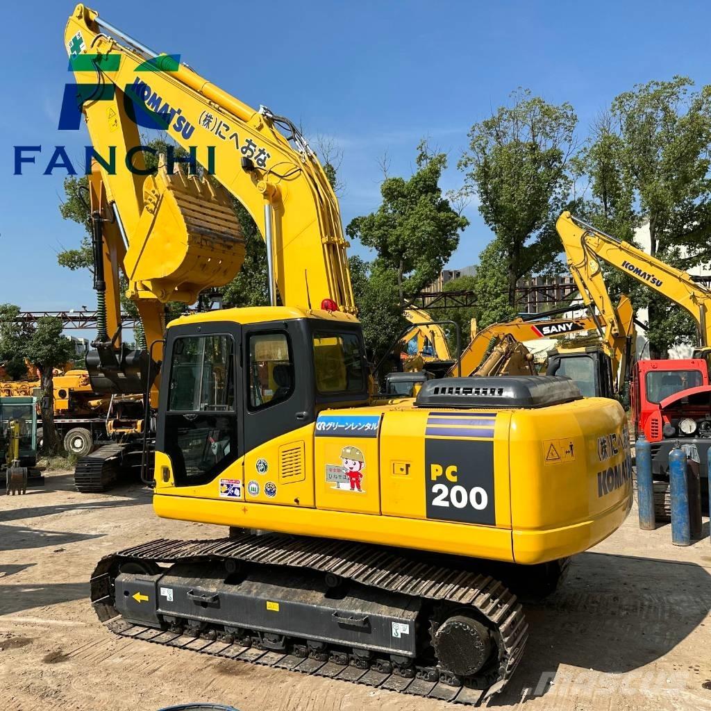 Komatsu PC 200-8 Roomikekskavaatorid