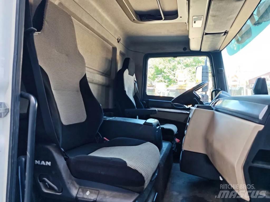 MAN TGL 8.220 4x2 Raamautod