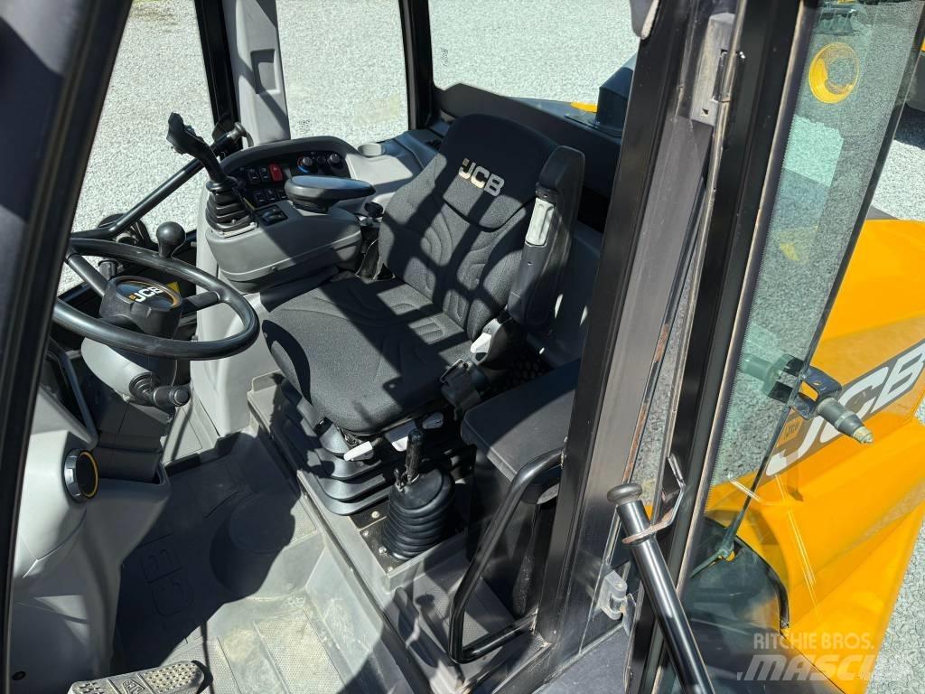 JCB TM 320 Põllumajanduslikud teleskoopkäitlejad