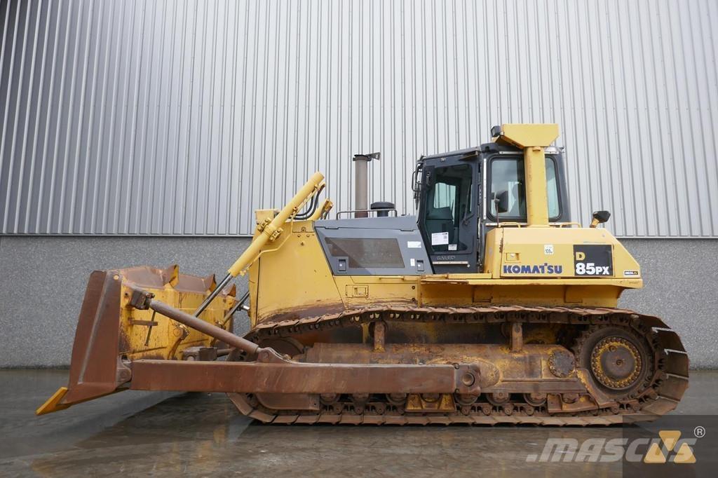 Komatsu D85PX-15 Buldooserid