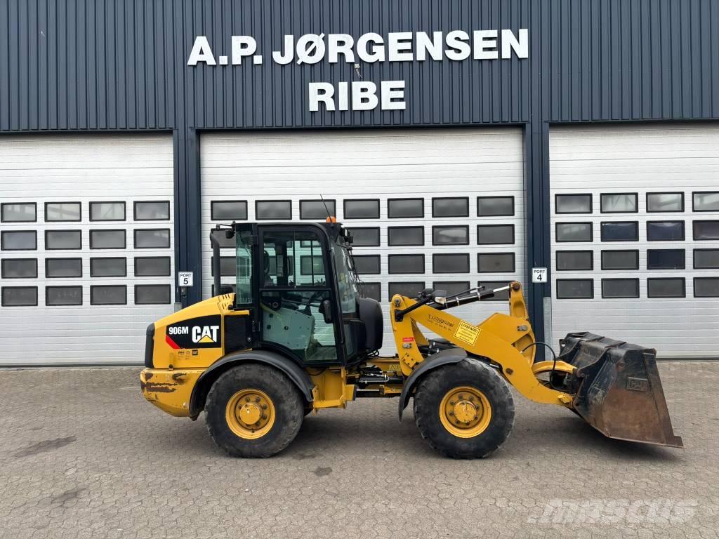 CAT 906 M Rataslaadurid