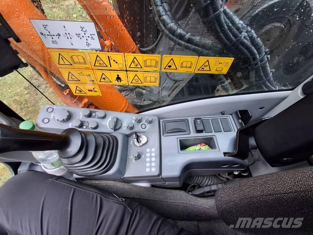 Hitachi ZX 225 US LC Roomikekskavaatorid