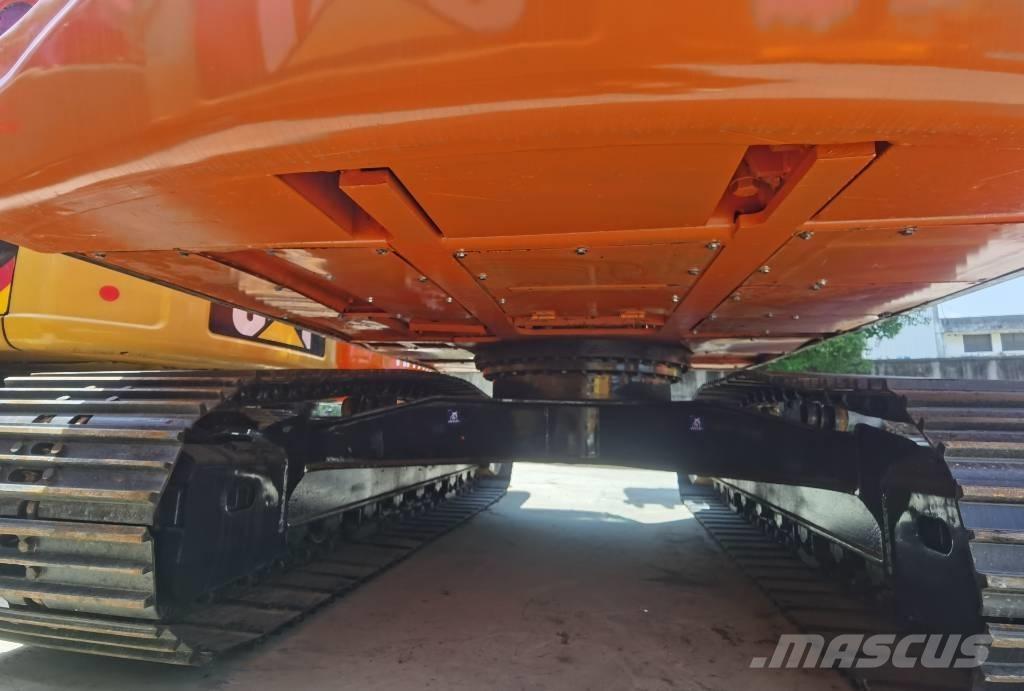 Doosan DX225LC-9C Roomikekskavaatorid