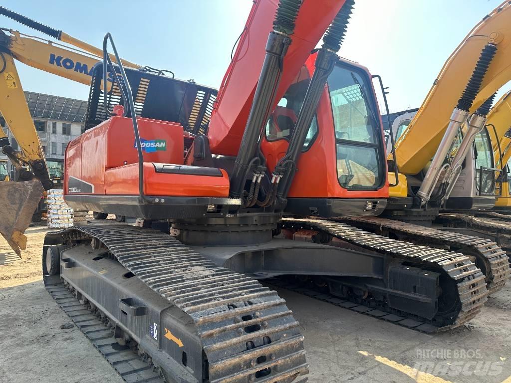 Doosan DX 300LC-9C Roomikekskavaatorid
