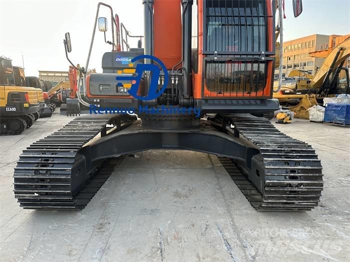 Doosan DX 300LC-9C Roomikekskavaatorid