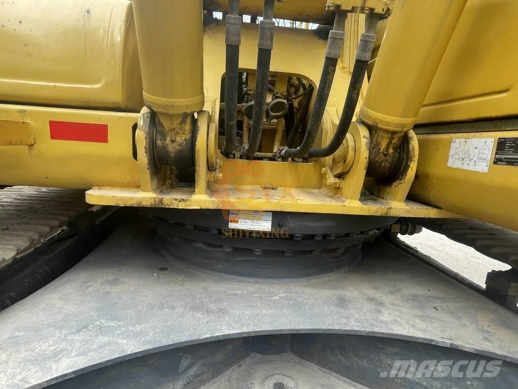 Komatsu PC 220-7 Roomikekskavaatorid