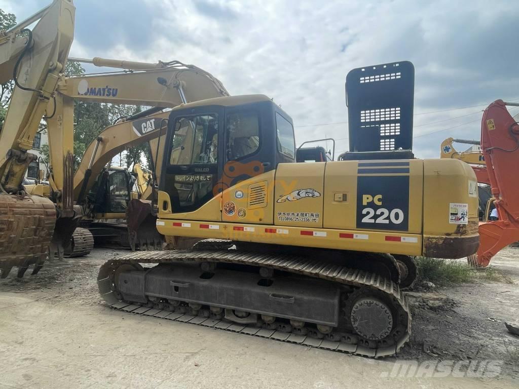 Komatsu PC 220-7 Roomikekskavaatorid