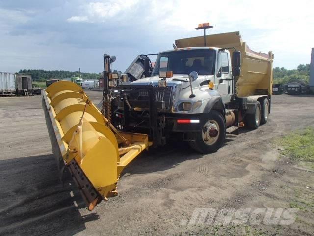 International 7400 Lumesahad
