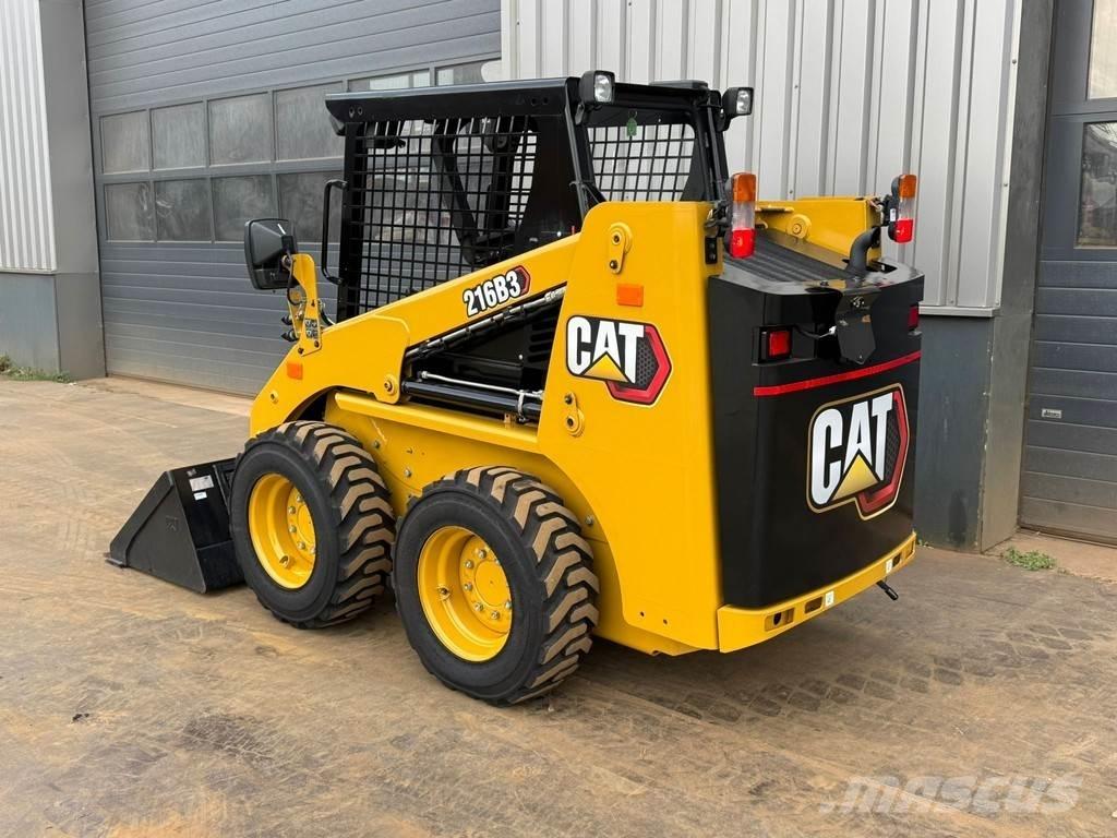 CAT 216B3 Rataslaadurid