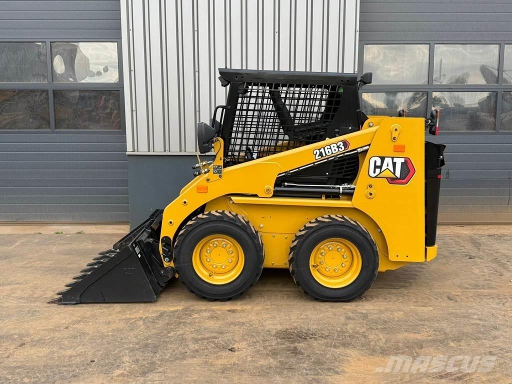 CAT 216B3 Rataslaadurid
