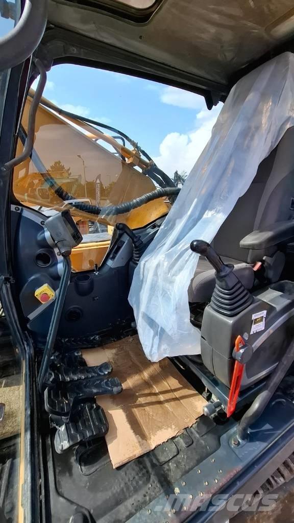 Hyundai R320NLC-9 Roomikekskavaatorid