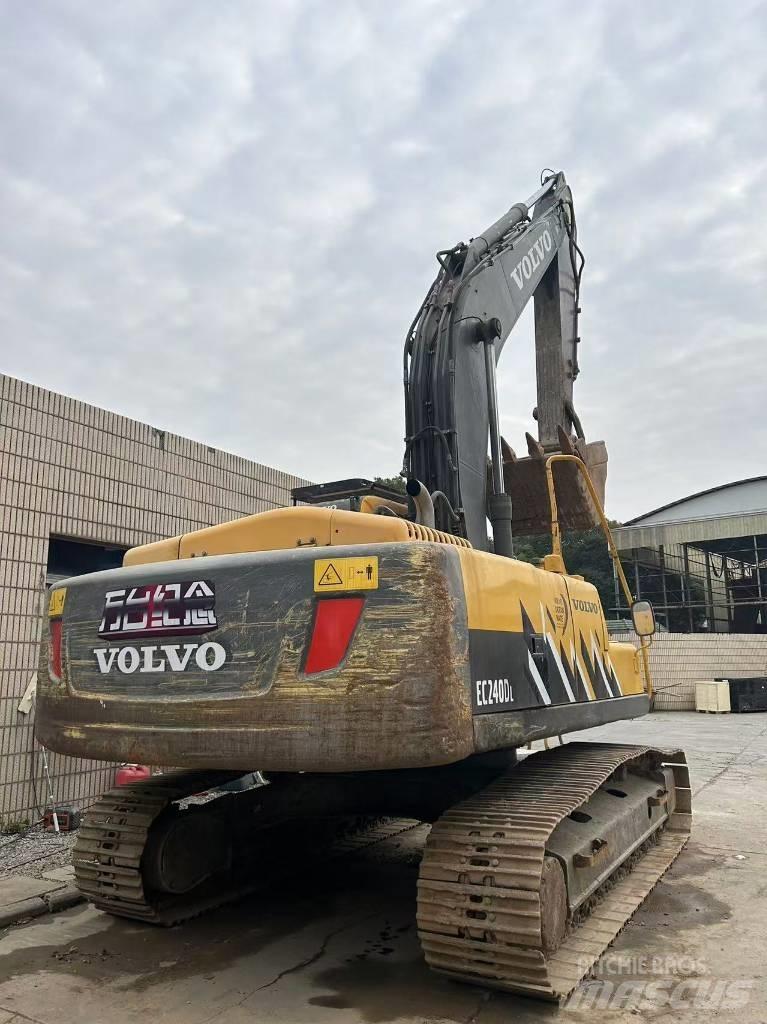 Volvo EC 240 Roomikekskavaatorid