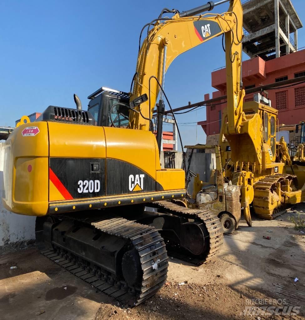 CAT 320 D Roomikekskavaatorid