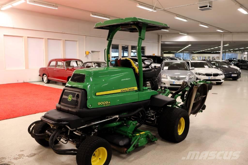 John Deere 9009 A Muud golfiväljaku niidukid