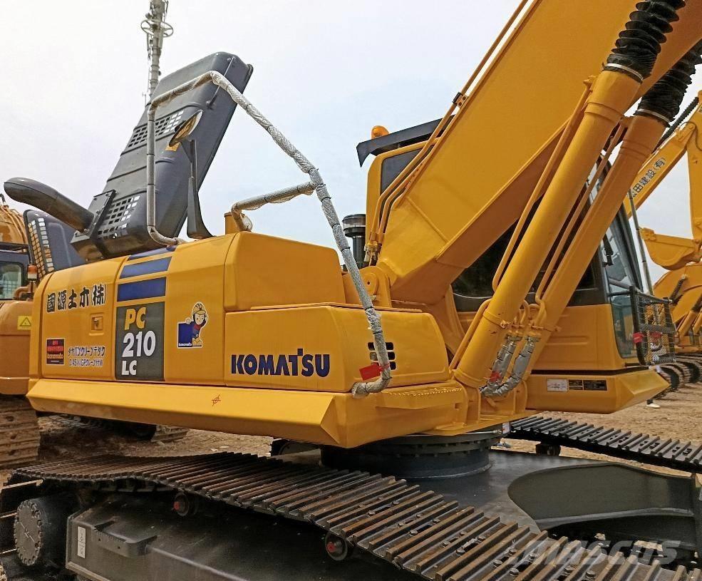 Komatsu PC 210 Roomikekskavaatorid