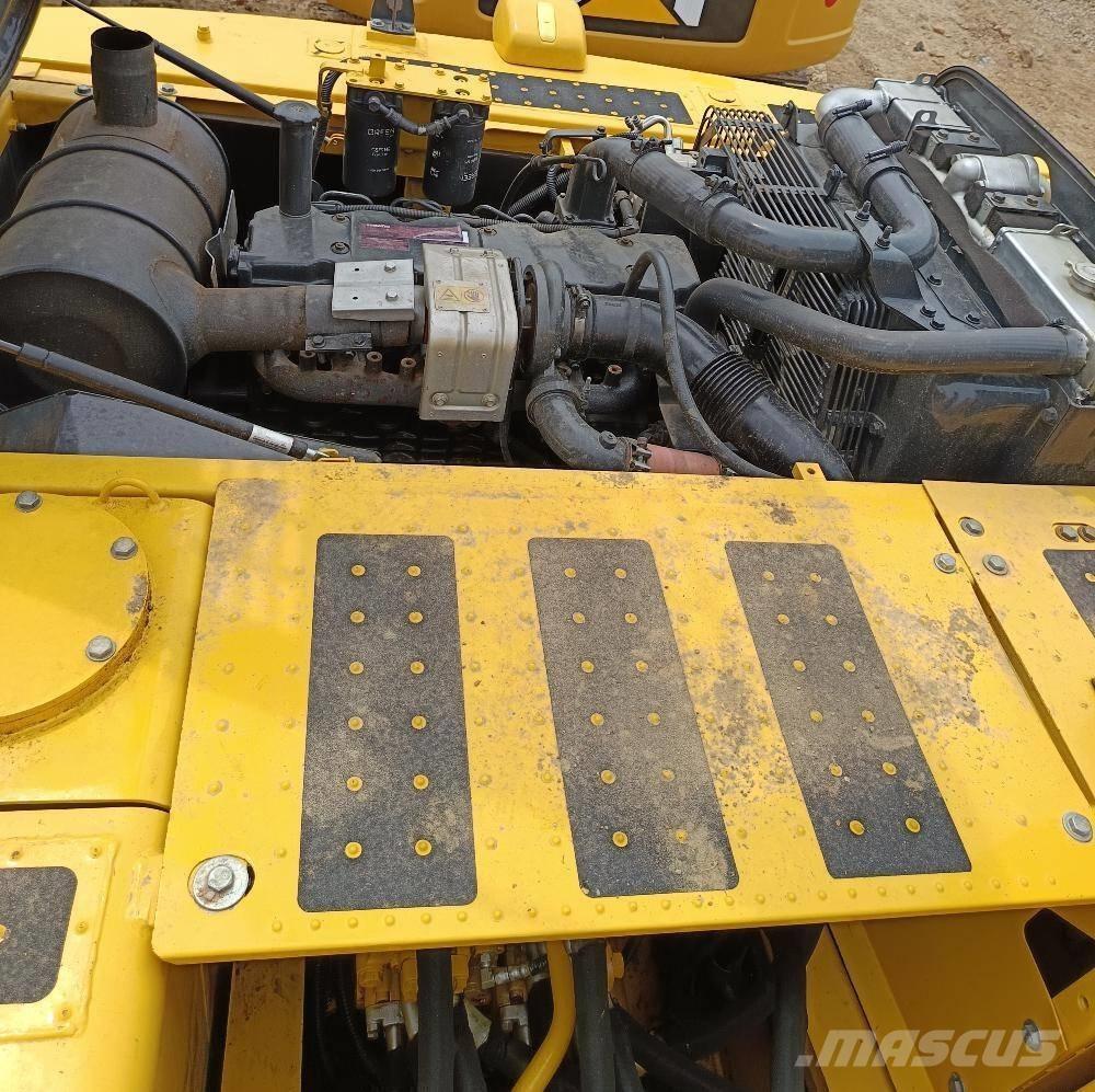 Komatsu PC 210 Roomikekskavaatorid