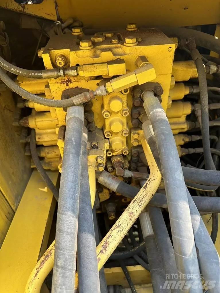 Komatsu PC 240 LC-8 Roomikekskavaatorid