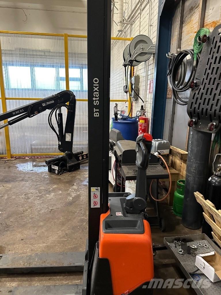 Toyota HWE 100 Järelkäidavad virnastajad