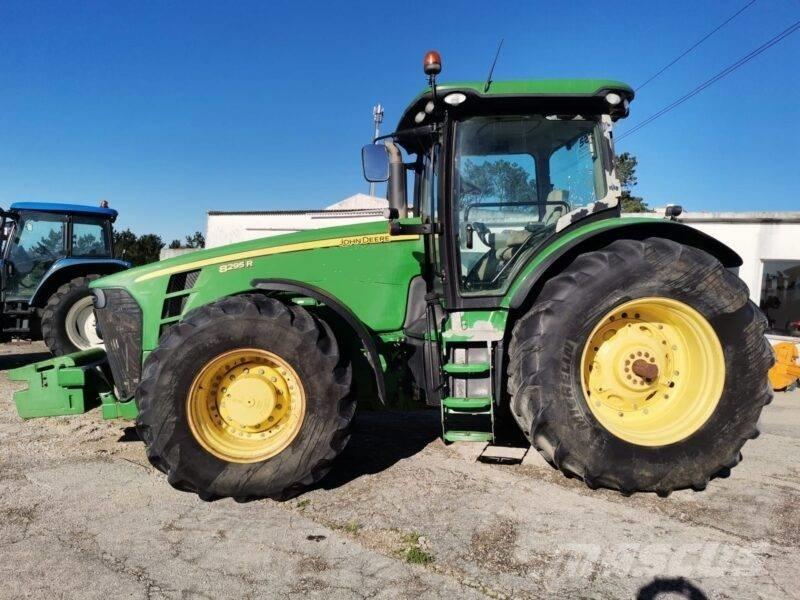 John Deere 8295 R Traktorid
