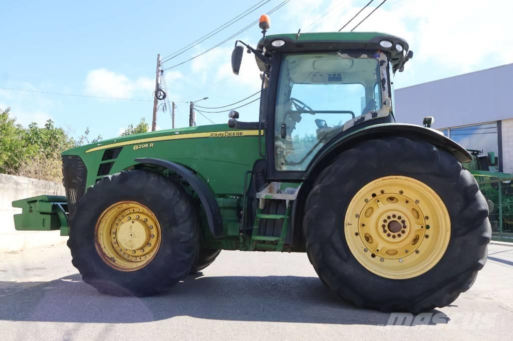 John Deere 8295 R Traktorid