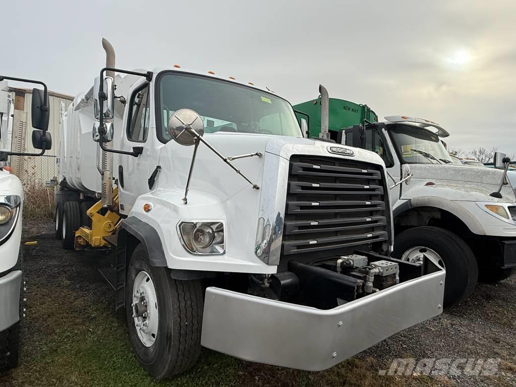 Freightliner 108SD Prügiautod