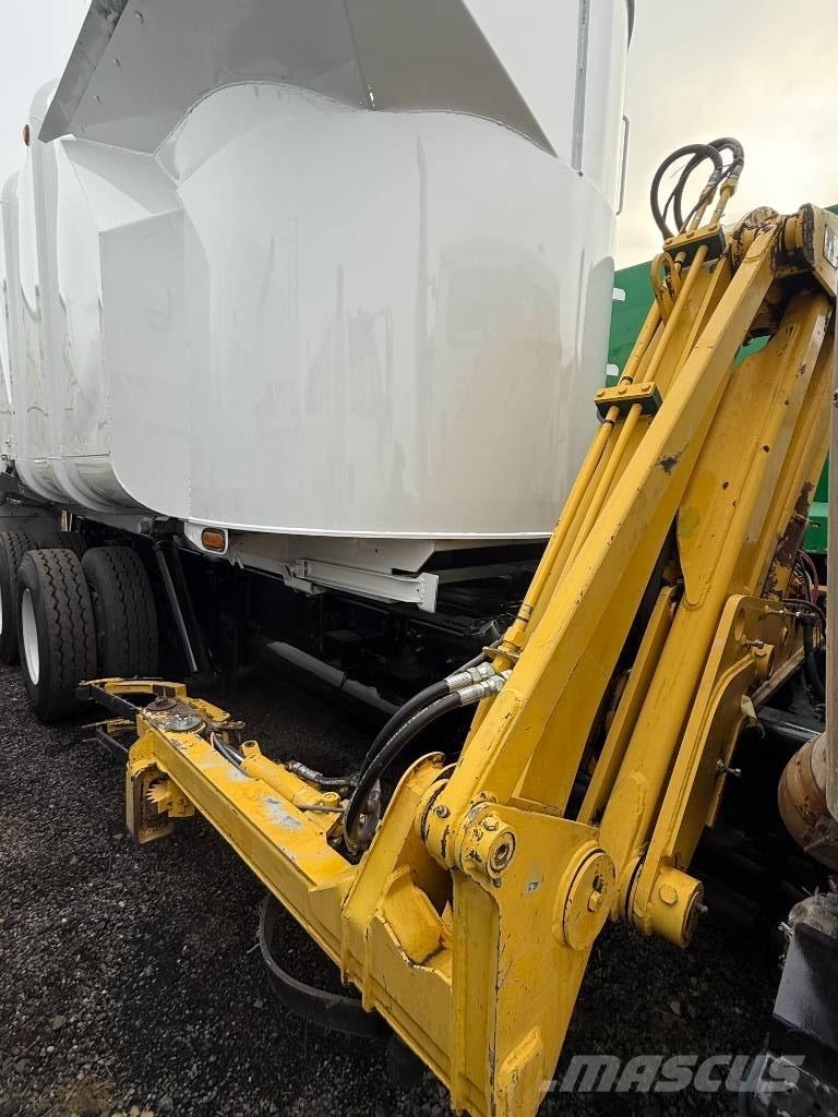 Freightliner 108SD Prügiautod