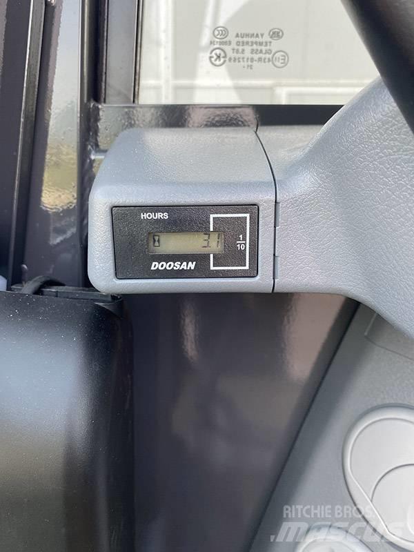 Doosan DX 63-3 Miniekskavaatorid < 7 t