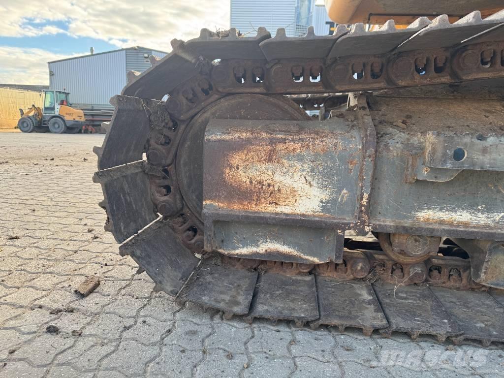 Liebherr R 922 Roomikekskavaatorid