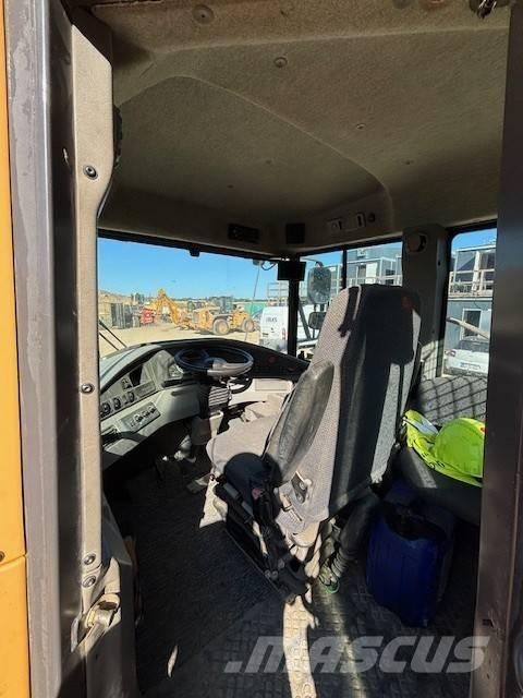 Volvo A 25 F Liigendraamiga pinnaseveokid