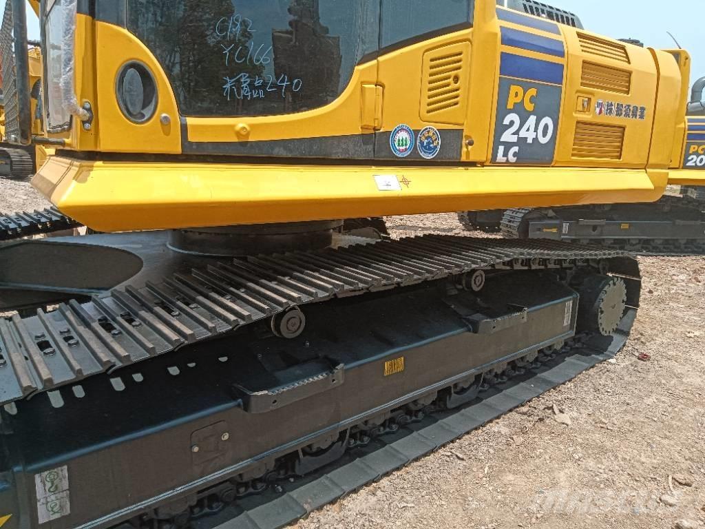 Komatsu PC 240 Roomikekskavaatorid