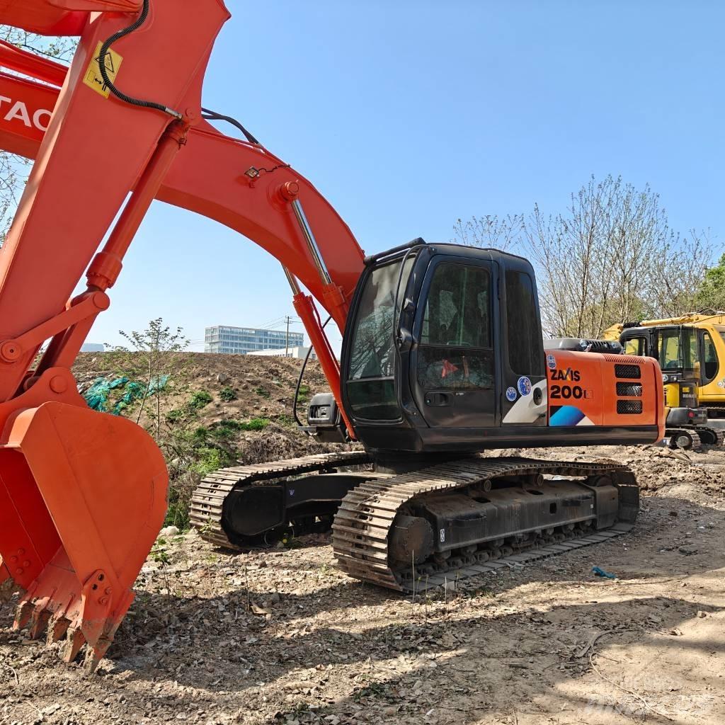 Hitachi ZX200 Roomikekskavaatorid