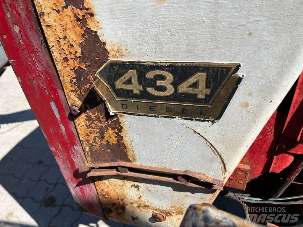 McCormick IH 434 Traktorid