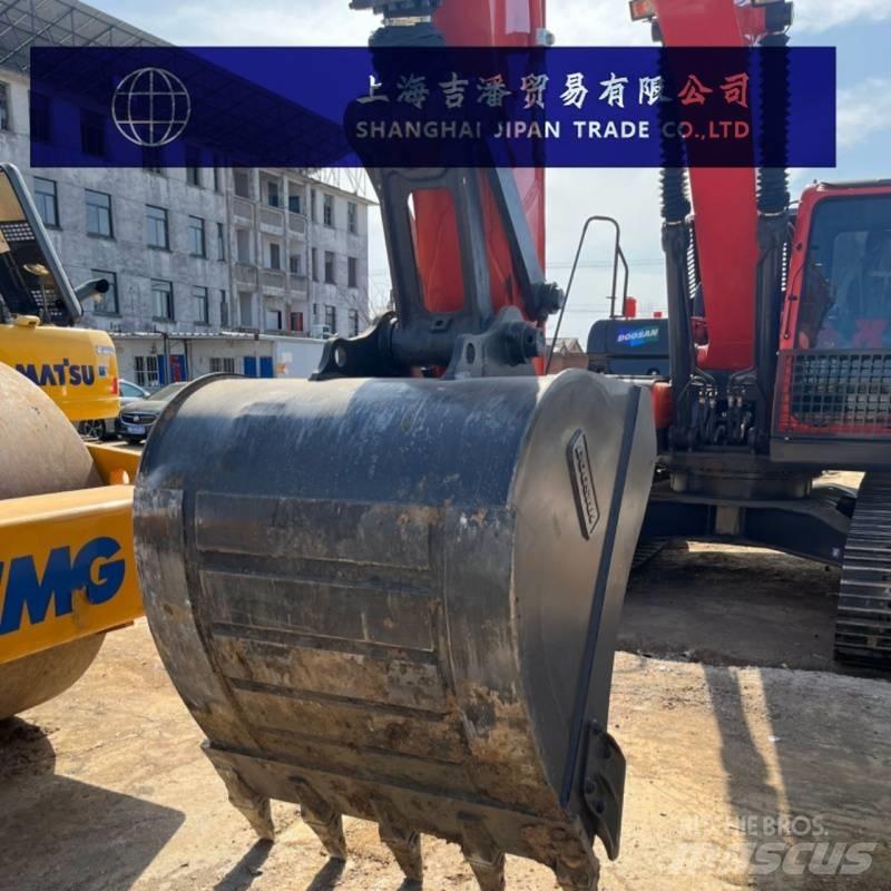 Doosan DX 225 Roomikekskavaatorid