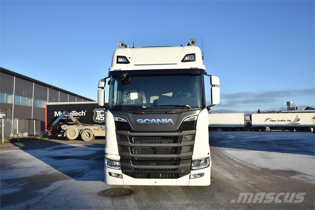 Scania R590 8X4 Raamautod