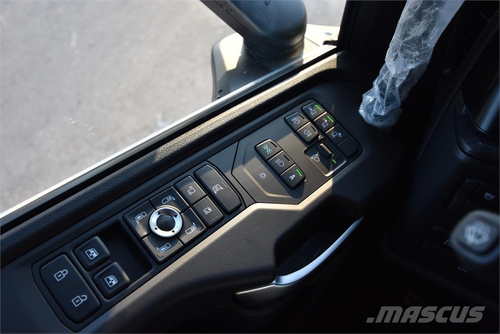 Scania R590 8X4 Raamautod