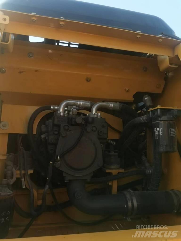 Komatsu PC 160 LC-7 Roomikekskavaatorid
