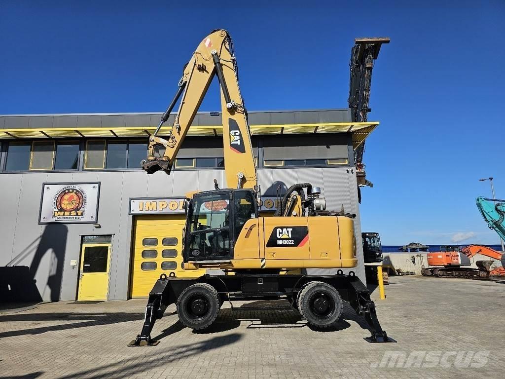 CAT MH 3022 Ratasekskavaatorid