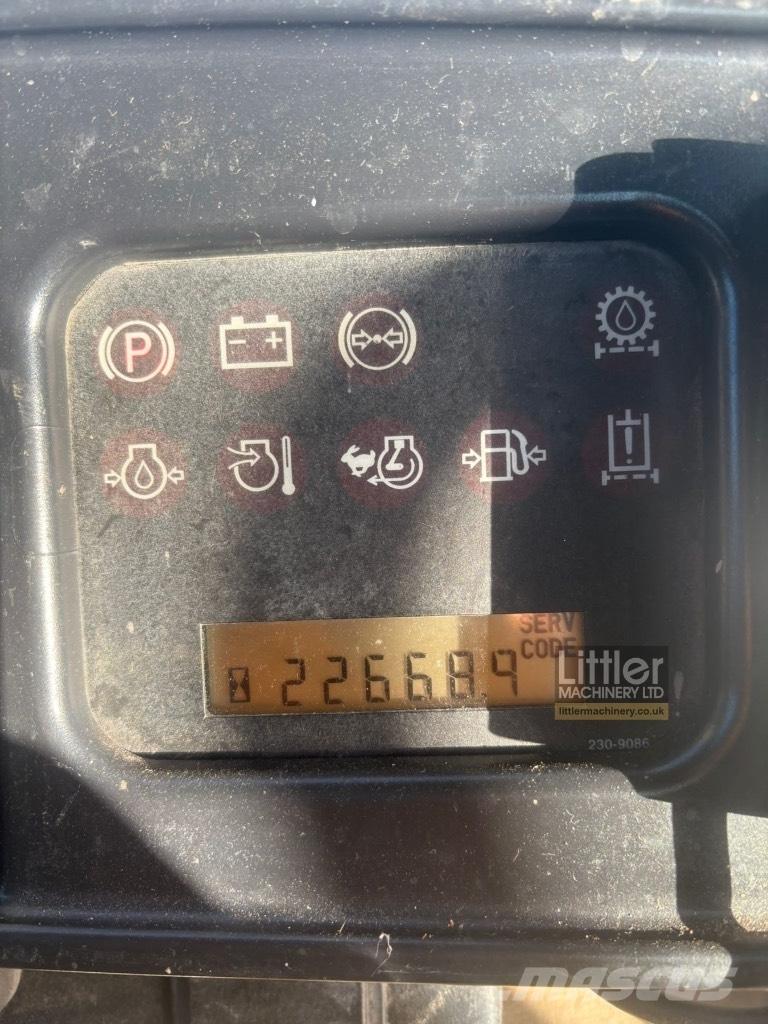 CAT 836 H Jäätmetihendajad