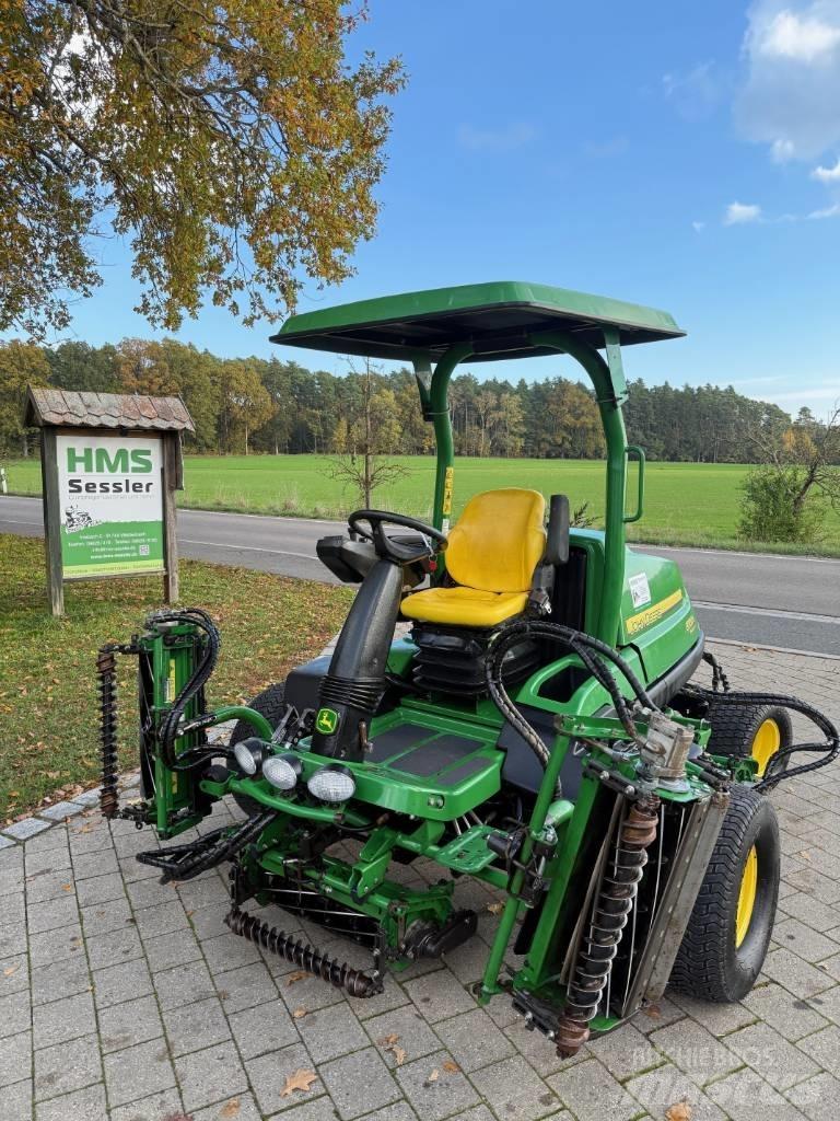 John Deere 8700 A Fairway niidukid