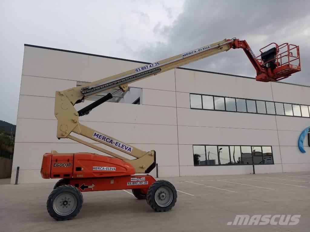 JLG E 600 JP Iseliikuvad poomtõstukid