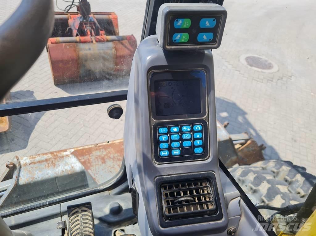 Komatsu PW 140-7 Ratasekskavaatorid