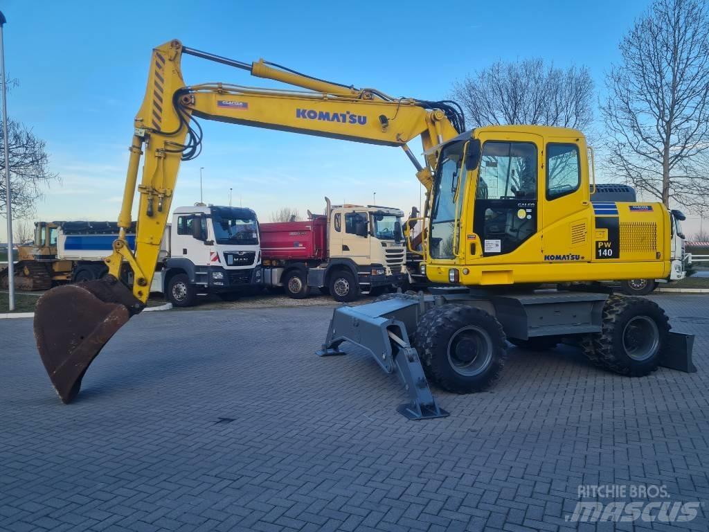 Komatsu PW 140-7 Ratasekskavaatorid