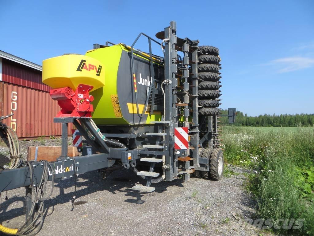 Junkkari W700 Külvik-äkked