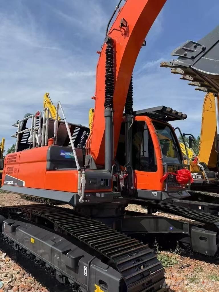 Doosan DX300LC-9C Roomikekskavaatorid