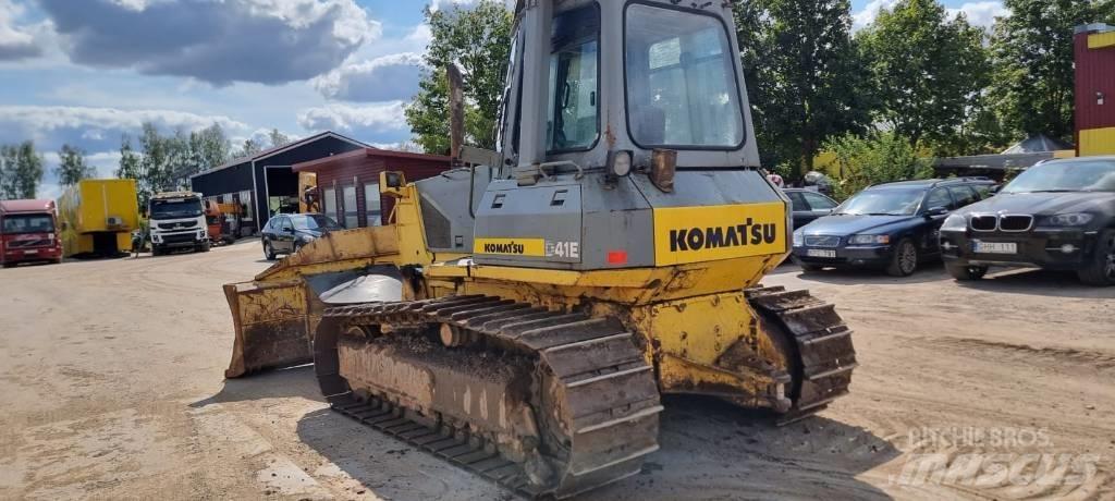 Komatsu D 41 E-6 Buldooserid