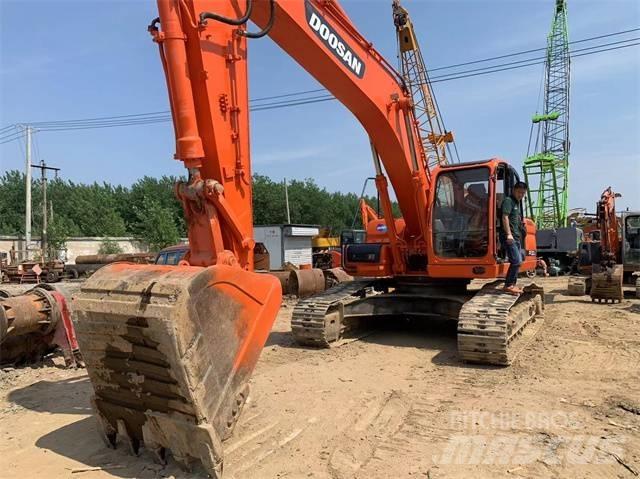 Doosan DX 300 LC Roomikekskavaatorid