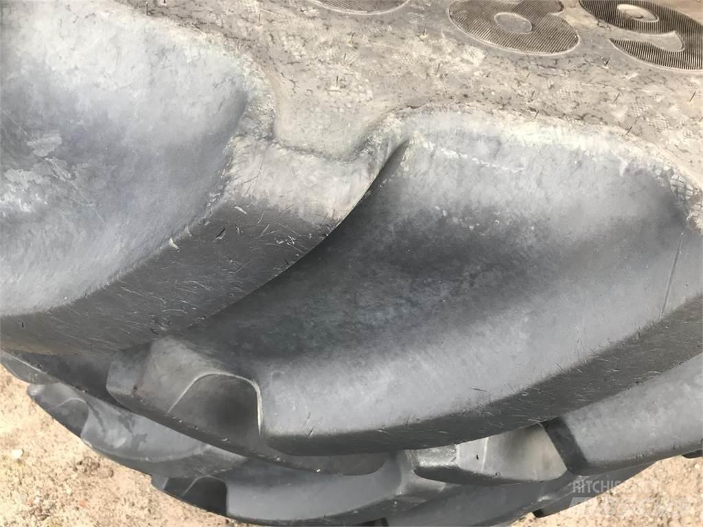 Mitas 680/80R42 Rehvid, rattad ja veljed