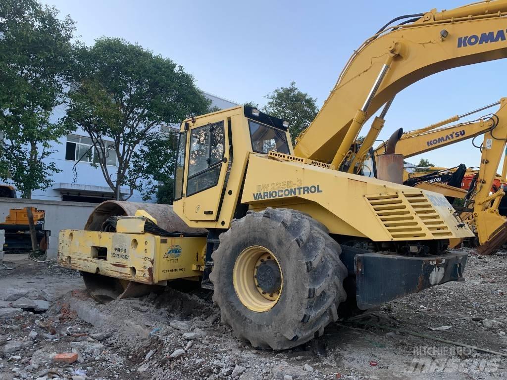 Bomag BW 225 D-3 Tandemrullid